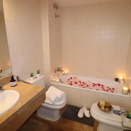 Oasis Fenals, Espectacular Terraza 90m, 3 Habitaciones, Piscina Y Parking Privado شقة